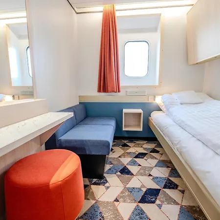 Dfds Ferry - Amsterdam To Newcastle * エイマイデン