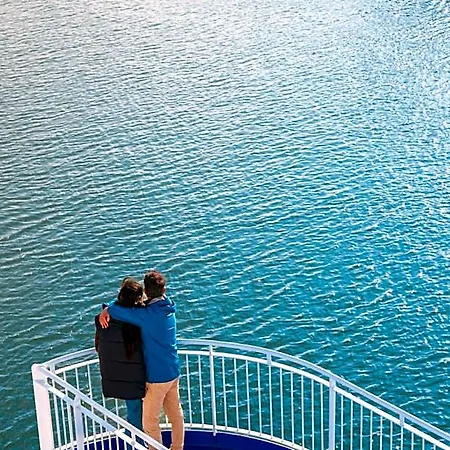 Dfds Ferry - Amsterdam To Newcastle  *