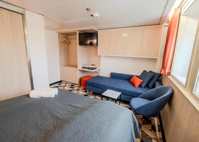 Dfds Ferry - Amsterdam To Newcastle * IJmuiden