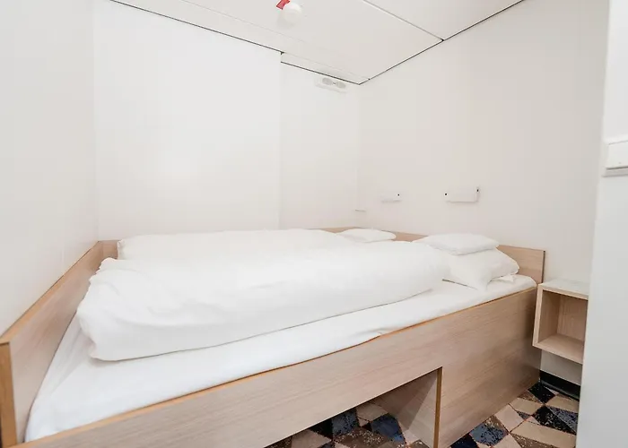  Dfds Ferry - Amsterdam To Newcastle *