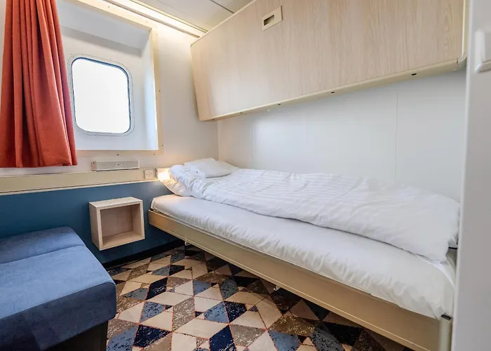  Dfds Ferry - Amsterdam To Newcastle *